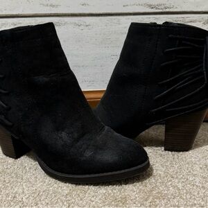 Chic Black Suede Ankle Booties